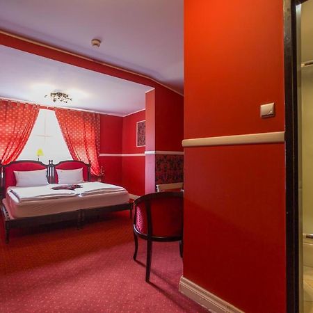 Hotel Fryderyk ดุสนิกิ สดรอย ภายนอก รูปภาพ